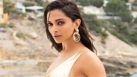 deepika padukone sexy photo|Deepika Padukones Glam Swimwear Looks From Pathaan And .